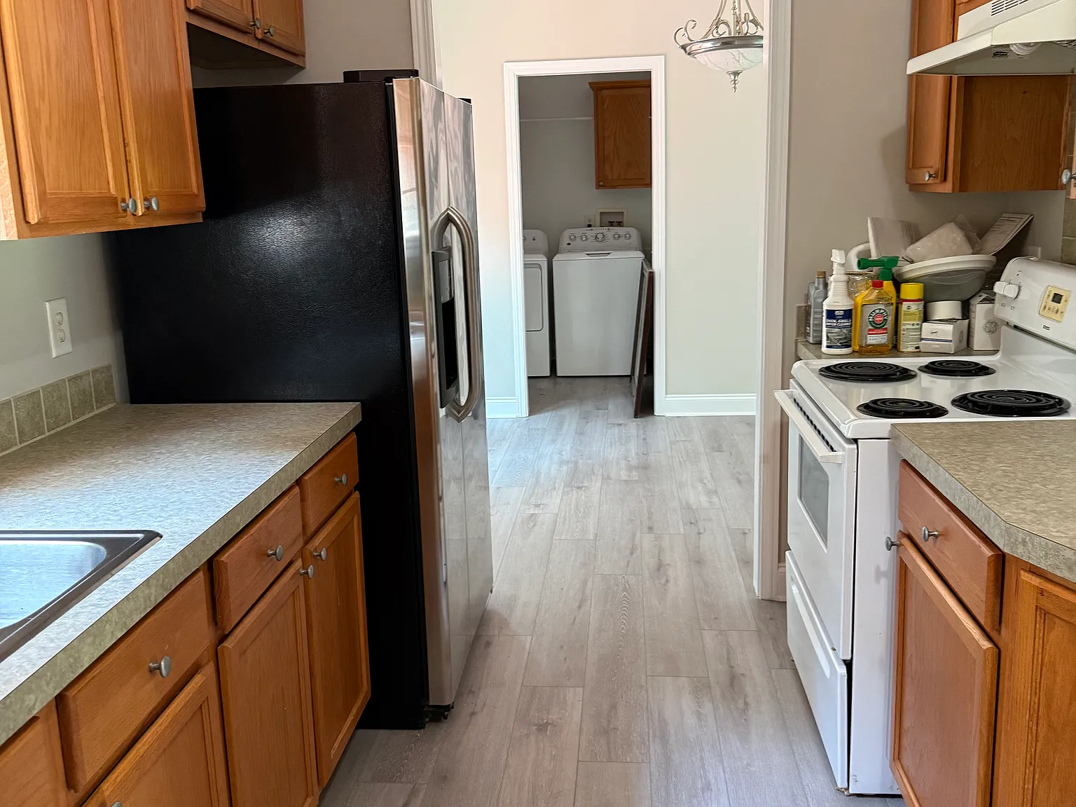 3 bed, 1600 sqft, $2,400 — Photo 3