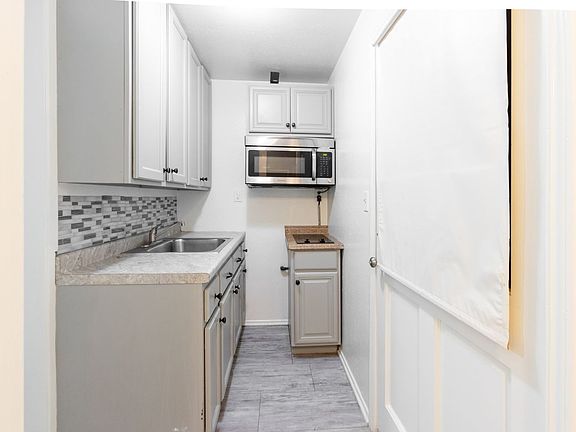 3rd image of 57-57B-59 59b61 Nkalorama #B