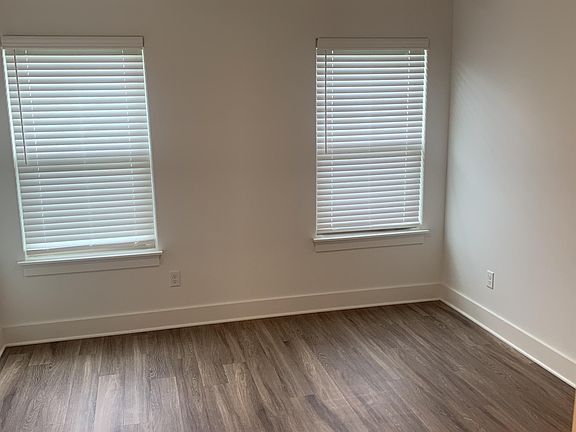 5th image of 3503 SW Deerfield Blvd #1
