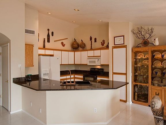 4th image of 15825 W Fairmount Ave
