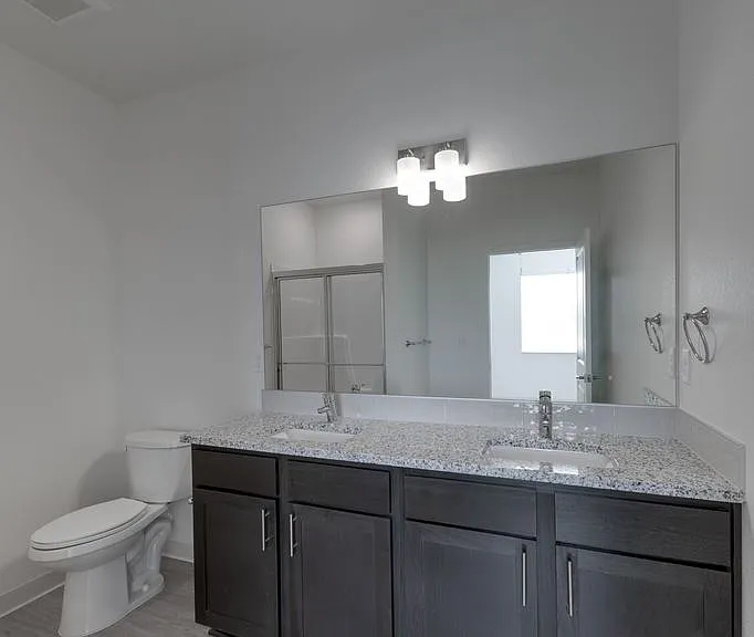 Liberty Gardens Apartments — Photo 30