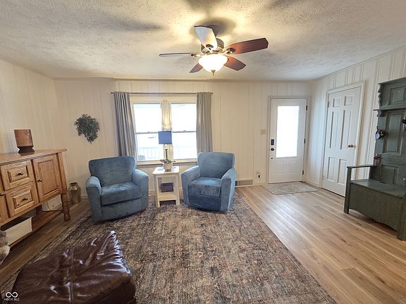 4th image of 1912 S 31st St