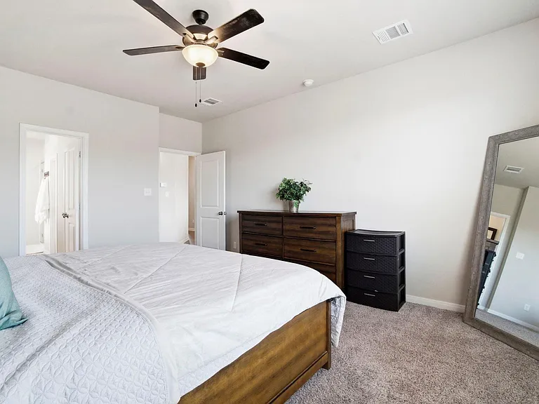 1318 Kingsgate Dr — Photo 22