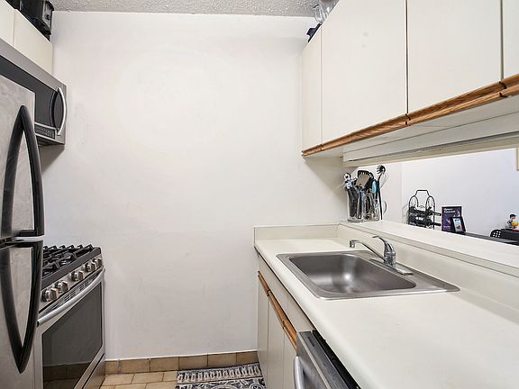 4th image of 233 E 86th St APT 2A