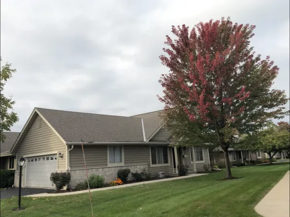 N24W24036 Stillwater Ln, Pewaukee, WI 53072