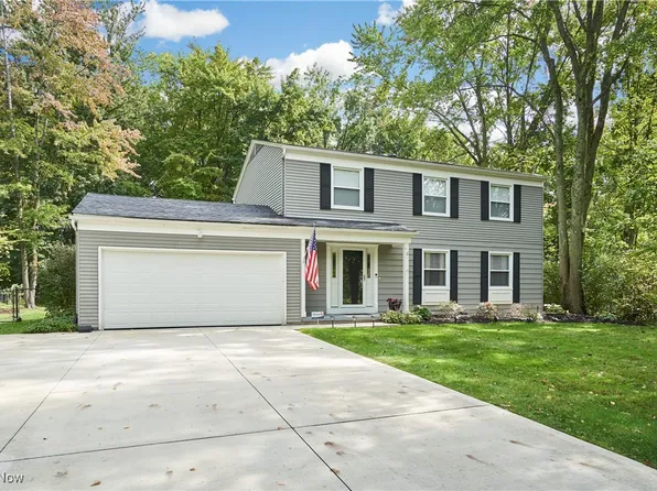 435 Schocalog Rd, Akron, OH 44320
