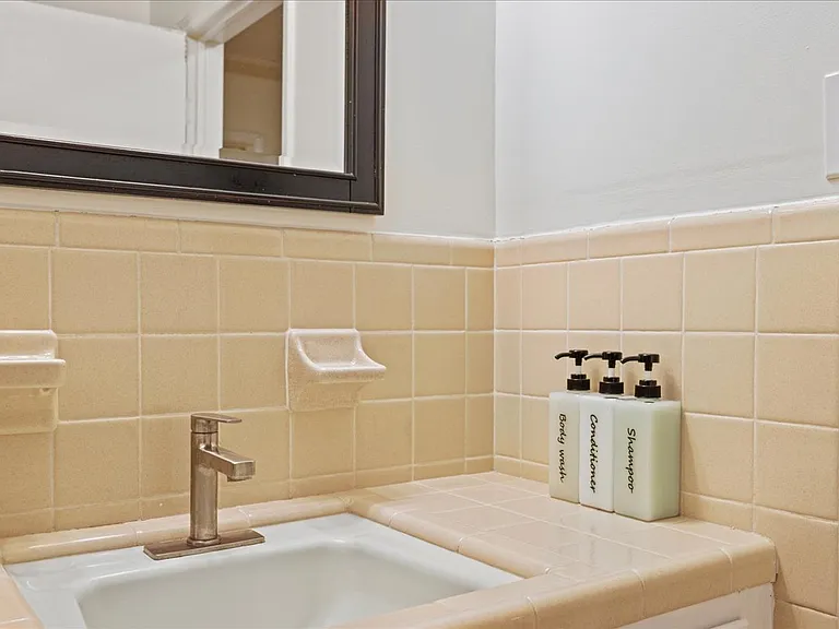 2408 Rolling Pines Ave — Photo 11