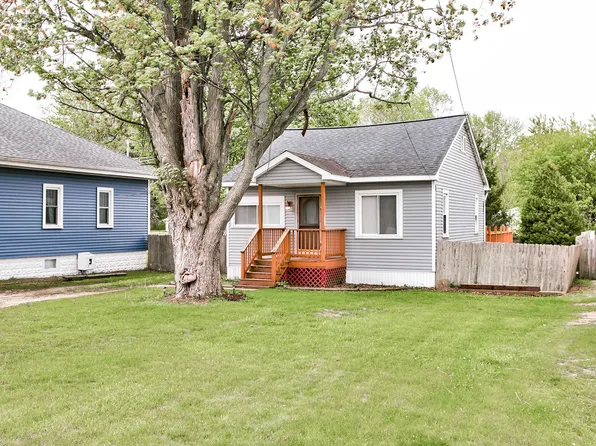 6559 Lakeshore Rd, Lakeport, MI 48059