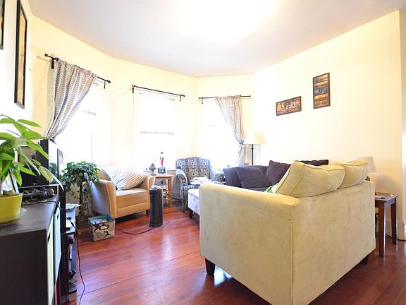 4th image of 33 Brackett St #2XM
