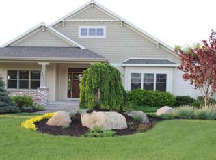 5777 Pettis Ct NE, Ada, MI 49301