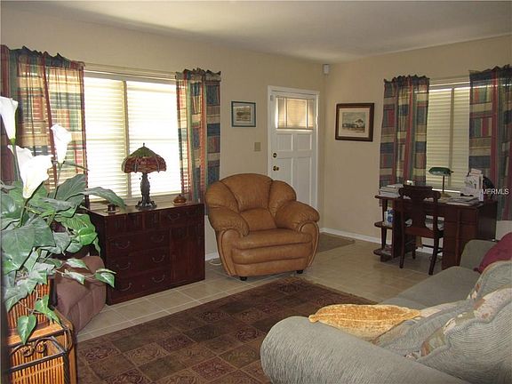 3rd image of 827 48th Ave N