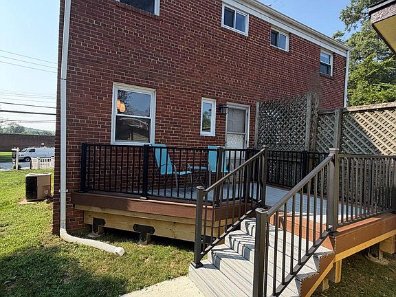 3rd image of 113 S Gordon St