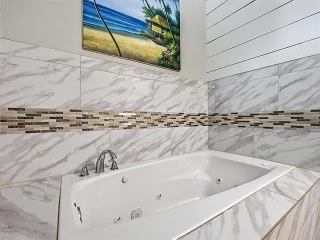 4261 Carlene — Photo 22