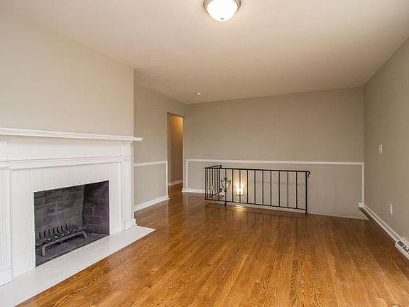 5th image of 283 Malabu Dr