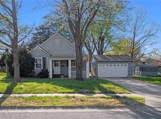 8136 Craig St, Overland Park, KS 66204