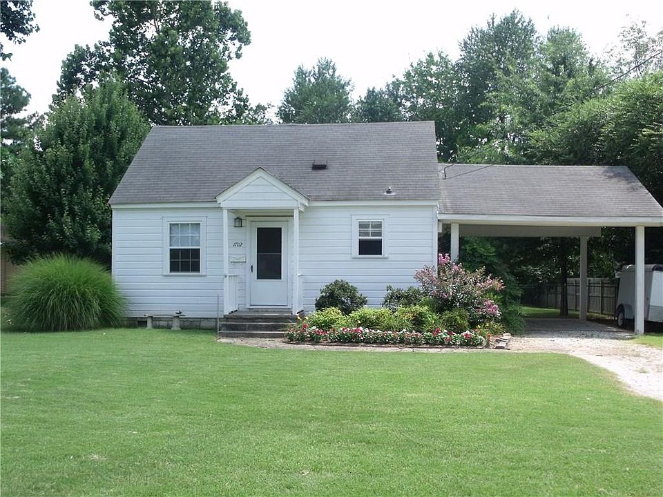 1st image of 1702 W Cypress St