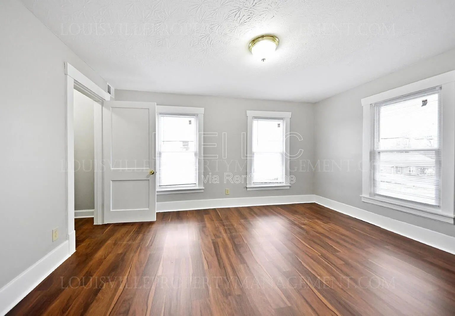 2 bed, 1.0 bath, 850 sqft, $975 — Photo 3