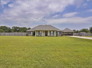 435 Moulin Rd, Broussard, LA 70518