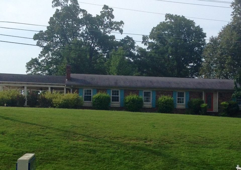 1st image of 906 W Everly Bros Blvd