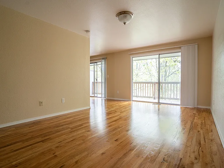 340 Denver St NE #C — Photo 8