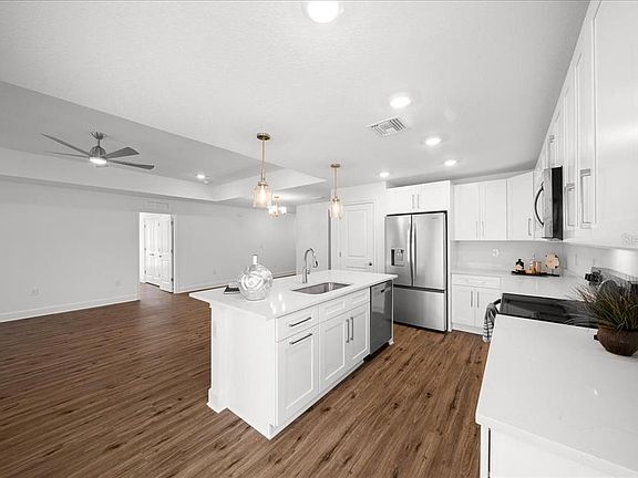 5th image of 6241 FREEPORT DRIVE