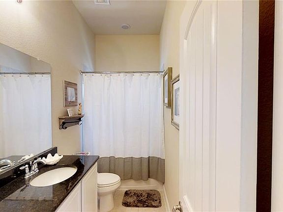 5th image of 15916 Weymouth Dr