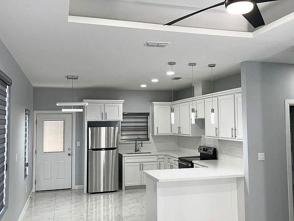 2nd image of 1013 Abby St #3