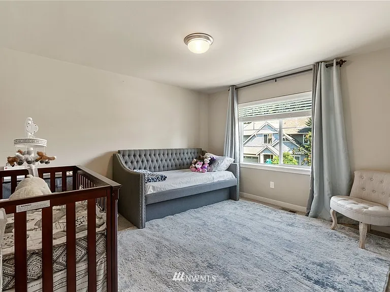 4803 NE 3rd Pl — Photo 25