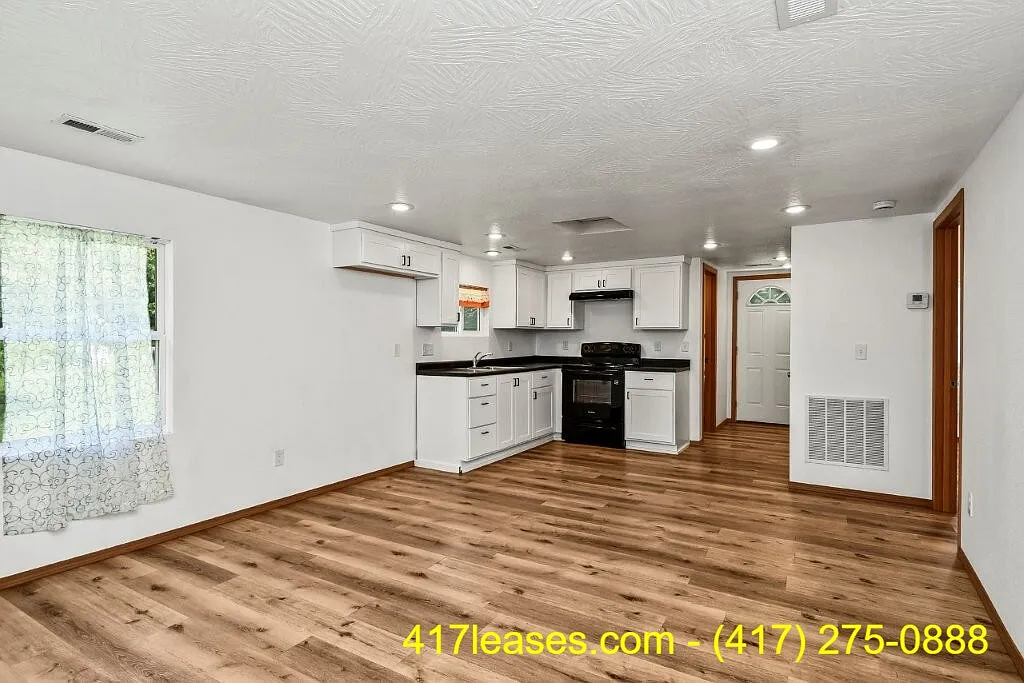 1 bed, 554 sqft, $875 — Photo 3
