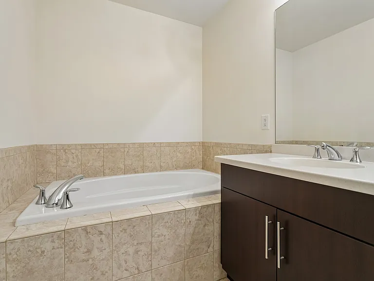 36 Bloomfield Ave — Photo 6