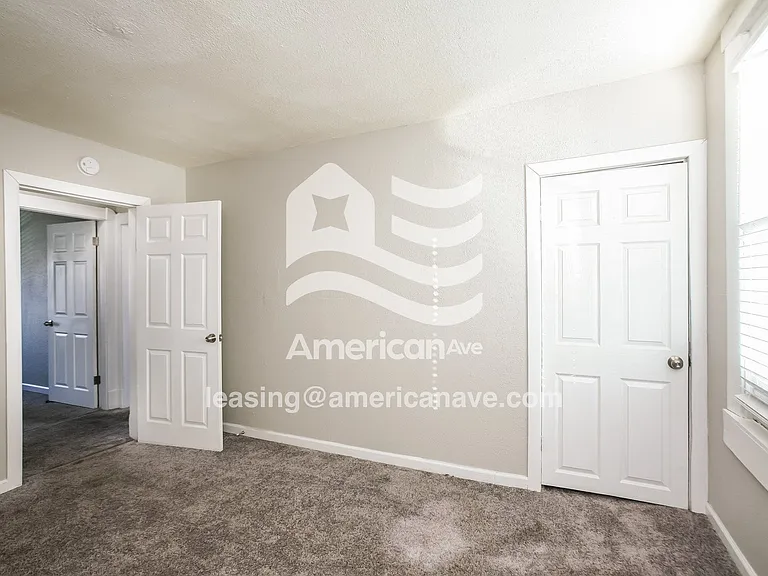 713375_004_wm_-_living_room_13546252.jpg