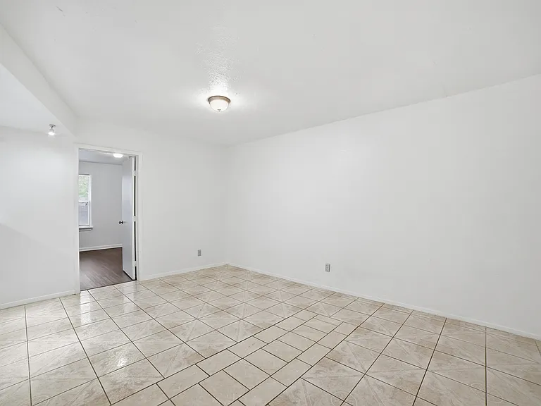 334 Valley Park Dr — Photo 28