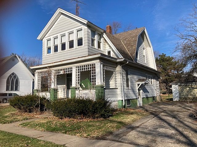 1st image of 302 E Hopkins Ave