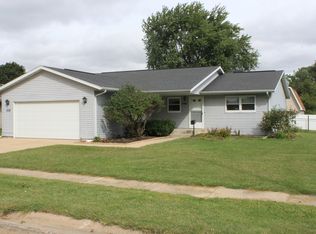 506 W 11th St, Rock Falls, IL 61071