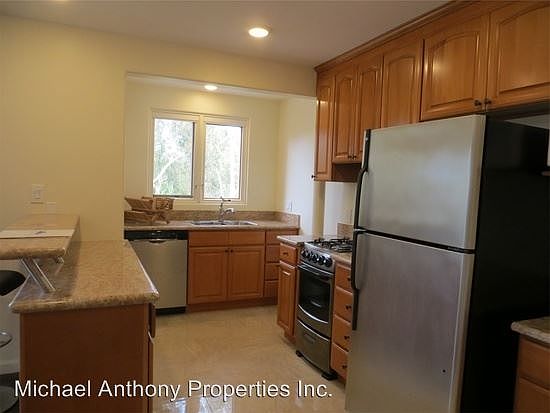 2nd image of 1020 W Brookes Ave