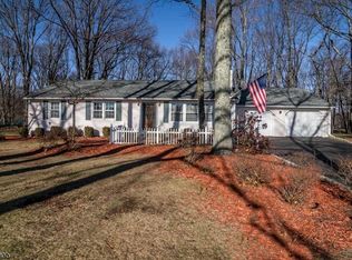 30 E Springtown Rd, Long Valley, NJ 07853