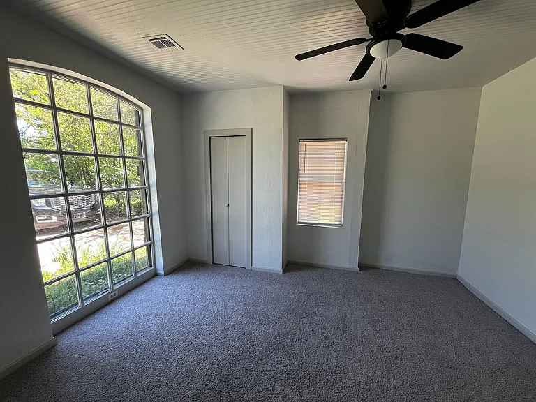 414 NW Arlington Ave — Photo 5