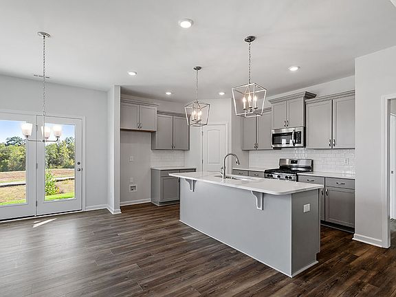 5th image of 151 White Oak Garden Way