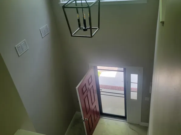 23 Forest Dr, Piscataway, NJ 08854