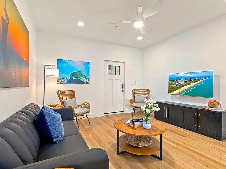 111 W Sunny Isle Dr #201 — Photo 9