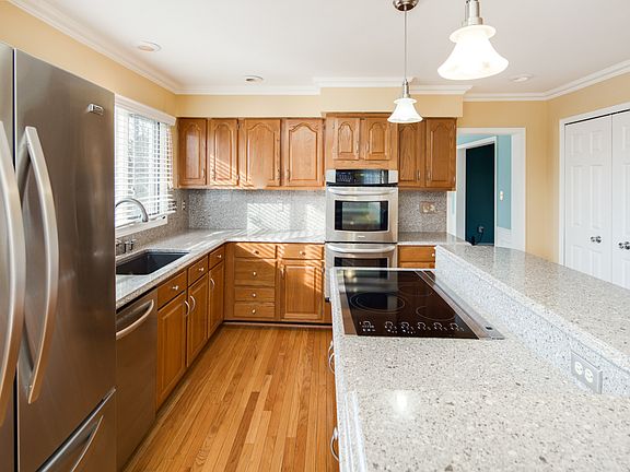 Cooktop Includes Downdraft 