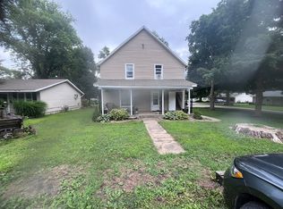 208 S 2nd St #3, Saint Joseph, IL 61873