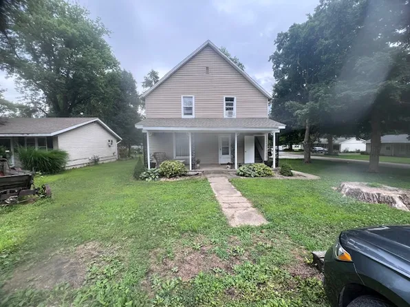 208 S 2nd St #3, Saint Joseph, IL 61873