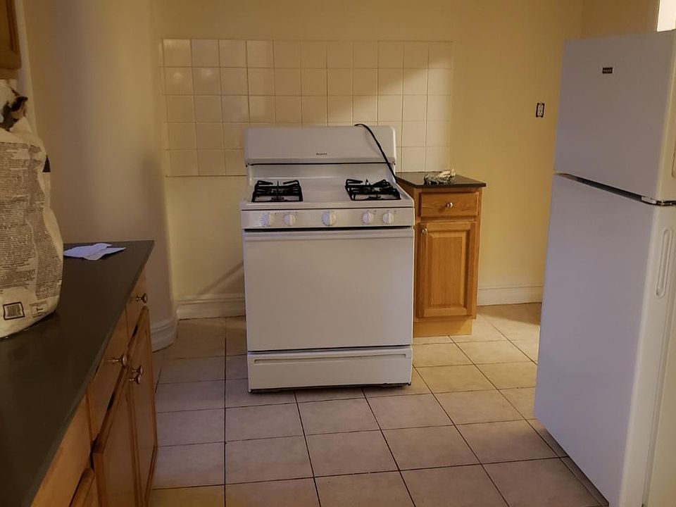 1st image of 3035 Radcliff Ave