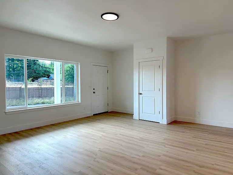 3021 Harold Dr SE — Photo 7