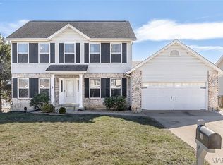 611 Bennington Dr, Saint Charles, MO