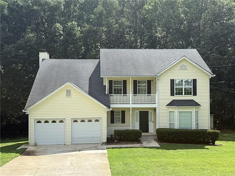 4 bed, 2.5 bath, 2008 sqft, $2,600 — Photo 2