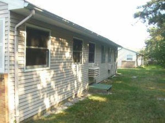 2nd image of 16B Milford Ave #52