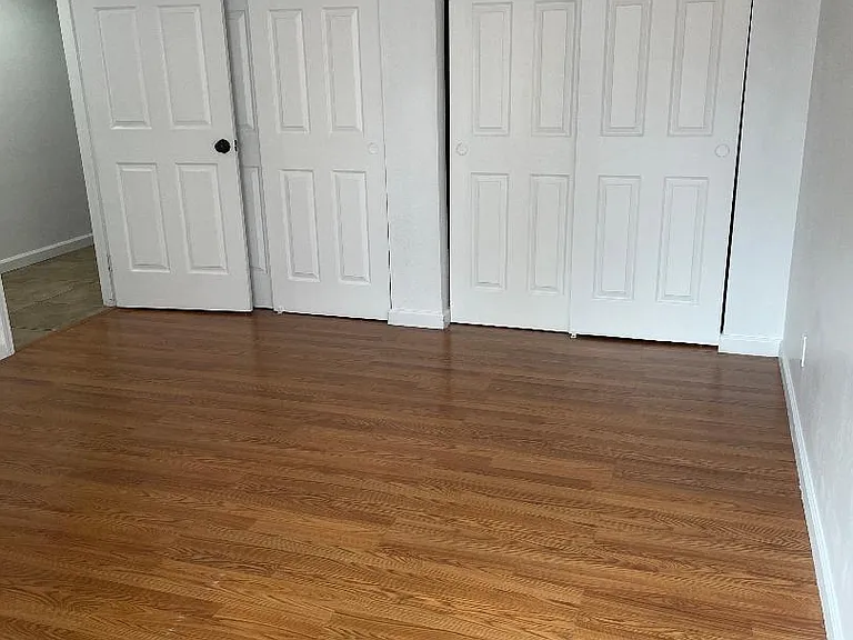 Whitney Manor — Photo 18