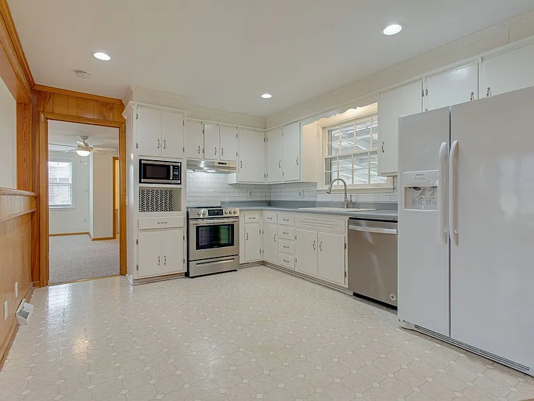 171 McCall St — Photo 7